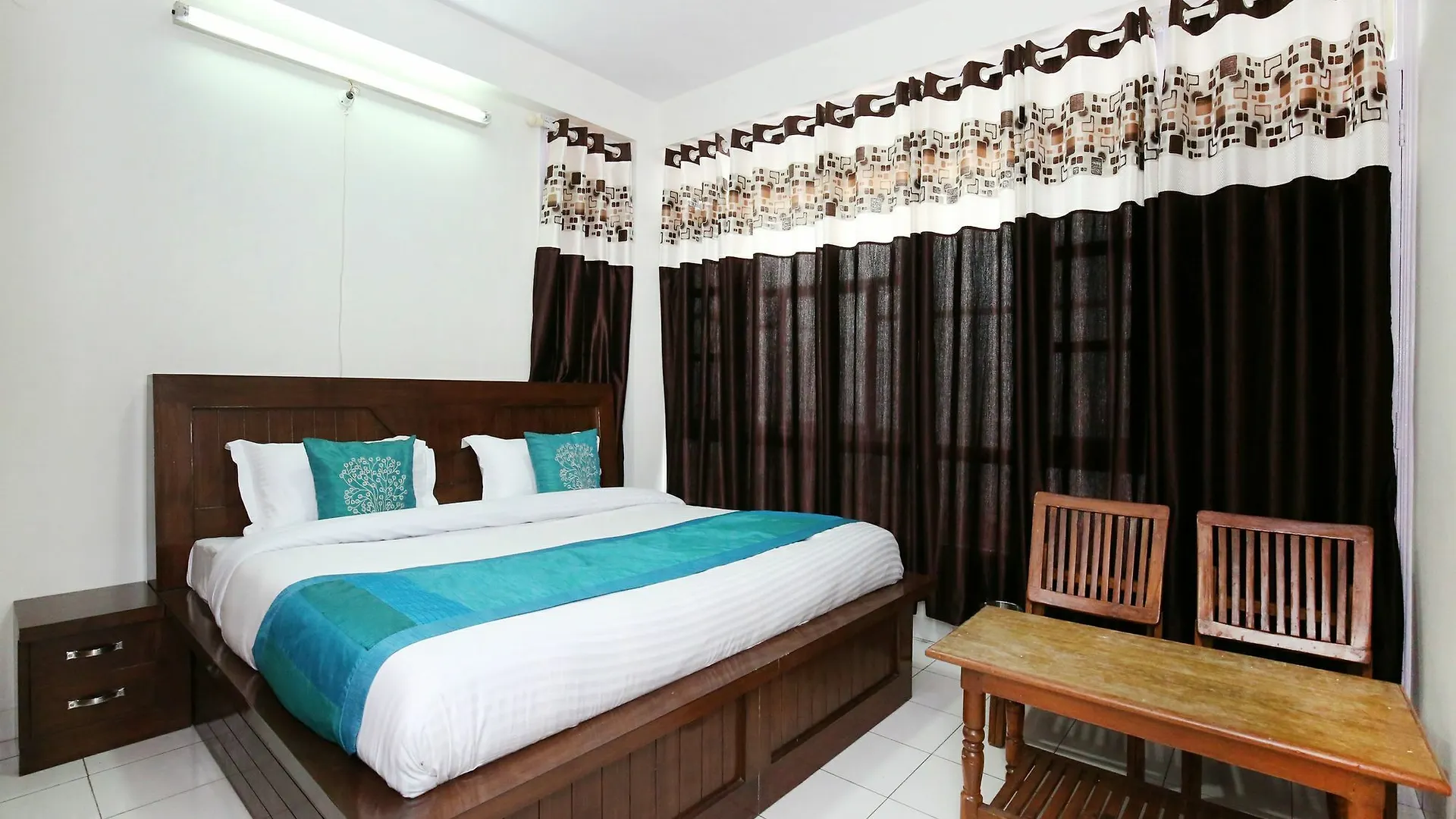 Oyo Home 10870 3Bhk Near Museum Chaura Maidaan contacts